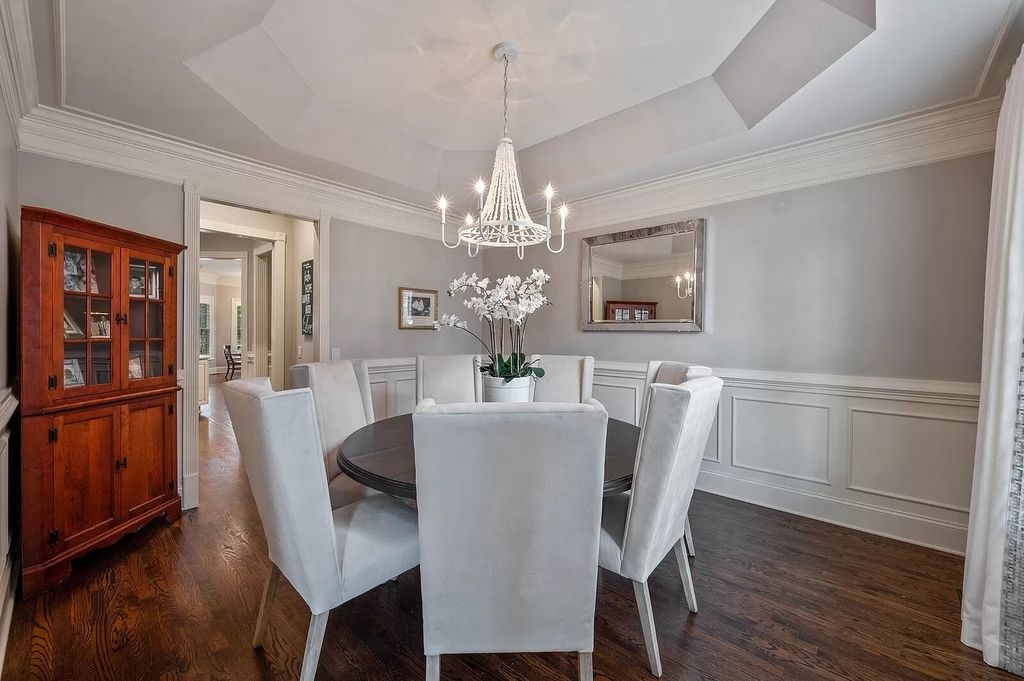 The Estate in Brentwood is a luxurious home located in an amazing location for a perfect entertaining now available for sale. This home located at 1810 Morgan Farms Way, Brentwood, Tennessee; offering 05 bedrooms and 06 bathrooms with 6,086 square feet of living spaces.