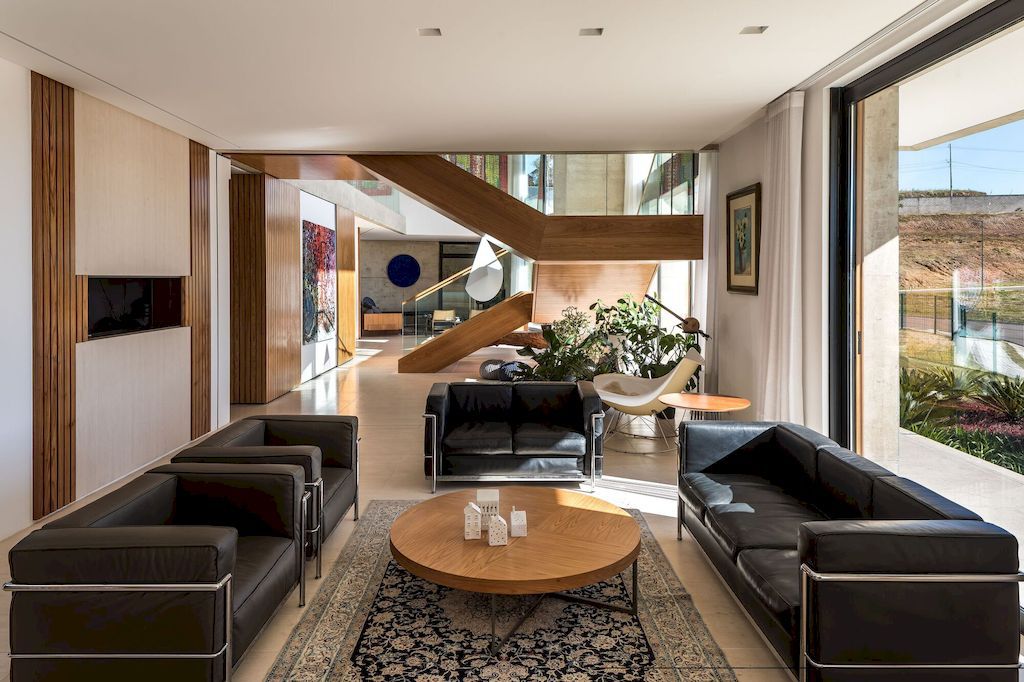 CRJ House with simple horizontal design by Sum Architecture 10