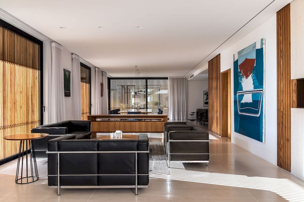 CRJ House with simple horizontal design by Sum Architecture 16