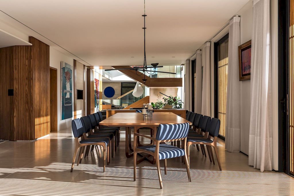 CRJ House with simple horizontal design by Sum Architecture 24