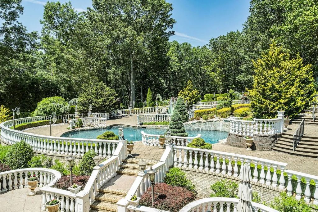 The Estate in Marlboro is a luxurious home with luxurious Eastern European design exuding excellence in architecture and craftsmanship now available for sale. This home located at 101 School Road, Marlboro, New Jersey; offering 06 bedrooms and 09 bathrooms with 1.87 acres of land.