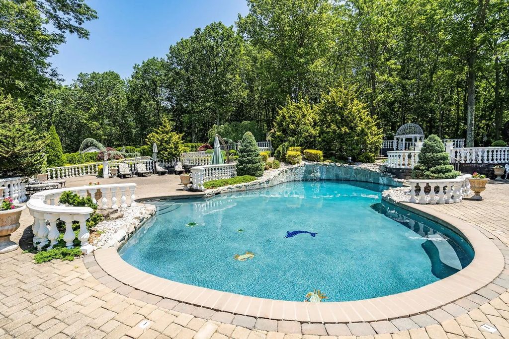 The Estate in Marlboro is a luxurious home with luxurious Eastern European design exuding excellence in architecture and craftsmanship now available for sale. This home located at 101 School Road, Marlboro, New Jersey; offering 06 bedrooms and 09 bathrooms with 1.87 acres of land.