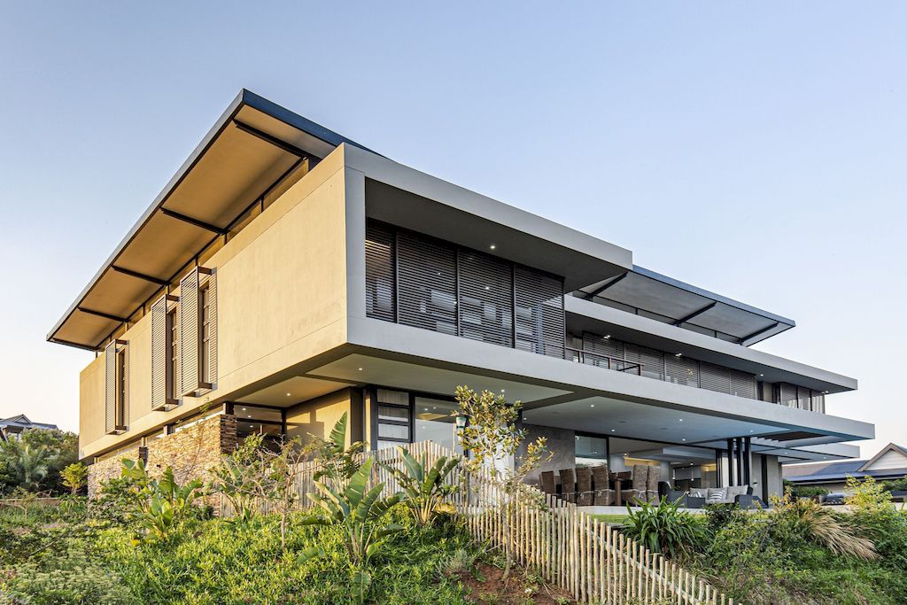 Fuchsia House with Contemporary Design by Metropole Architects 4