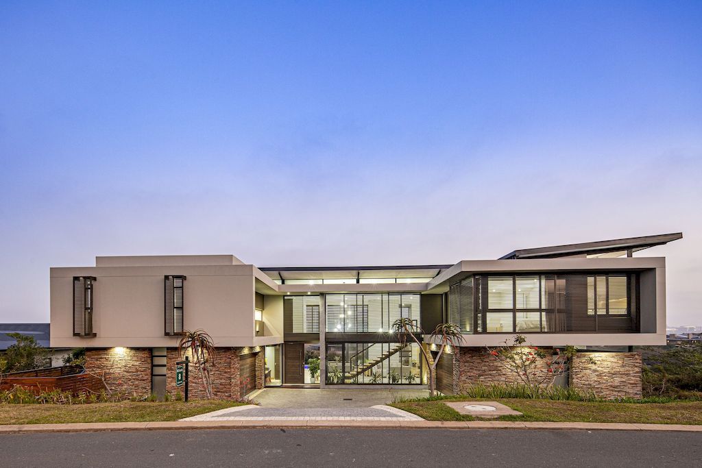 Fuchsia House with Contemporary Design by Metropole Architects 6