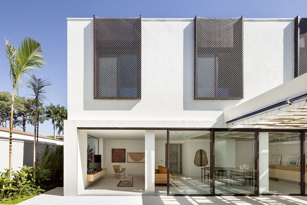 JR House, a Comfort Home in Brazil by Pascali Semerdjian Arquitetos