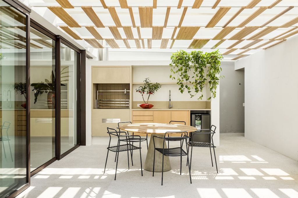 JR House a Comfort Home in Brazil by Pascali Semerdjian Arquitetos 11
