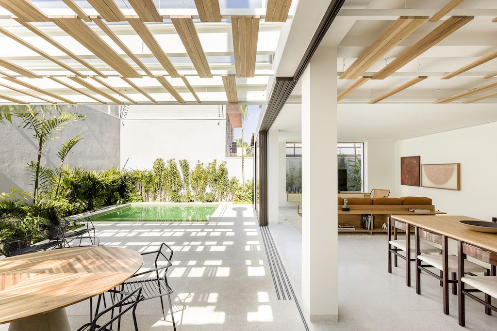 JR House, a Comfort Home in Brazil by Pascali Semerdjian Arquitetos