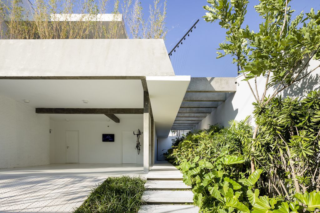 JR House a Comfort Home in Brazil by Pascali Semerdjian Arquitetos 3