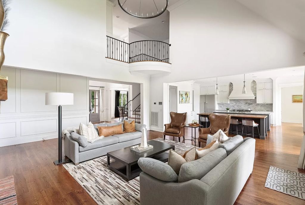 The Estate in Nashville features expansive living inclusive of chef’s kitchen, formal and informal entertainment spaces, now available for sale. This home located at 1609 Otter Creek Rd, Nashville, Tennessee