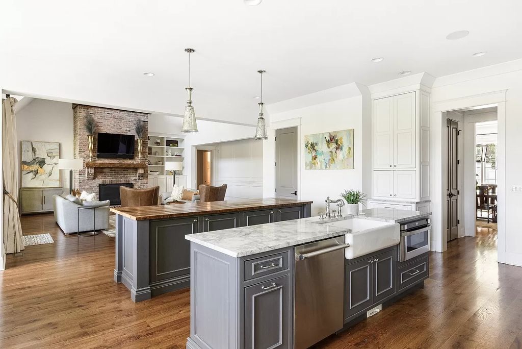 The Estate in Nashville features expansive living inclusive of chef’s kitchen, formal and informal entertainment spaces, now available for sale. This home located at 1609 Otter Creek Rd, Nashville, Tennessee