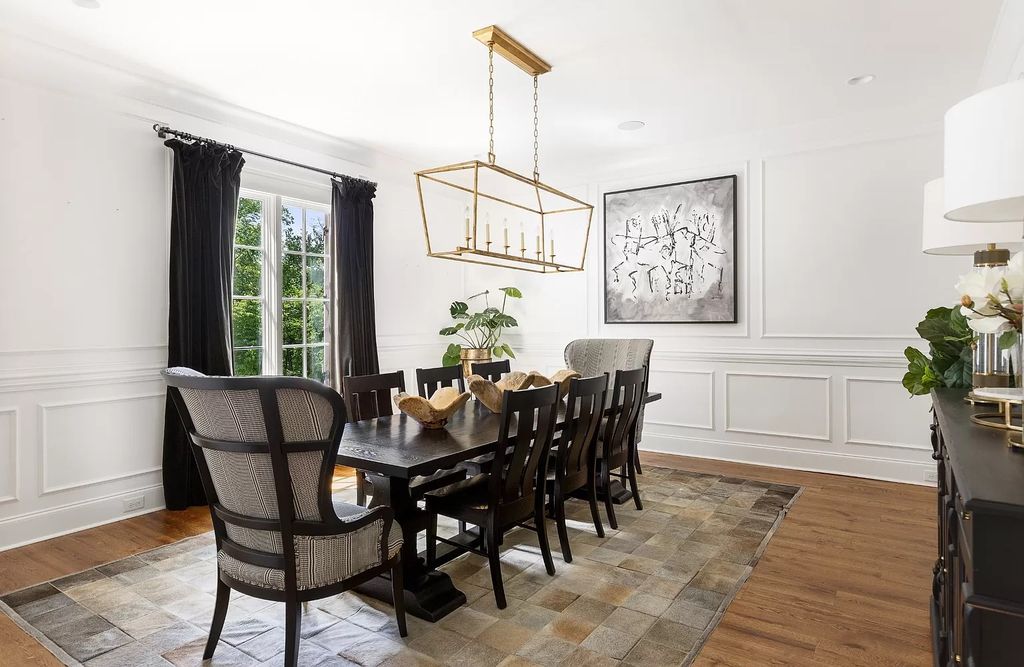 The Estate in Nashville features expansive living inclusive of chef’s kitchen, formal and informal entertainment spaces, now available for sale. This home located at 1609 Otter Creek Rd, Nashville, Tennessee