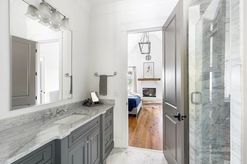The Estate in Nashville features expansive living inclusive of chef’s kitchen, formal and informal entertainment spaces, now available for sale. This home located at 1609 Otter Creek Rd, Nashville, Tennessee