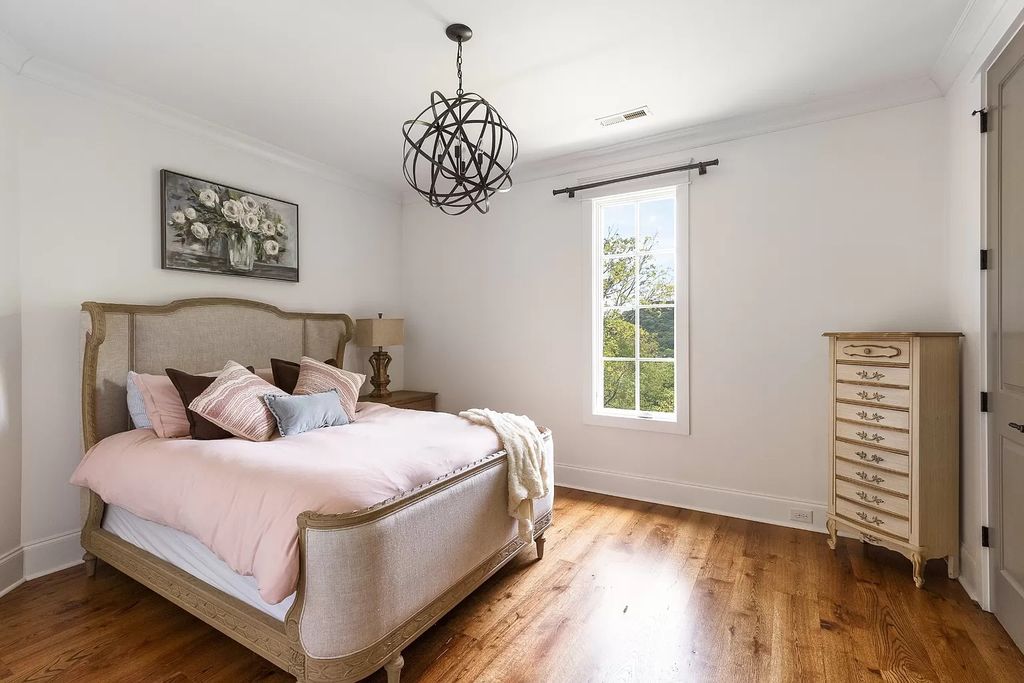 The Estate in Nashville features expansive living inclusive of chef’s kitchen, formal and informal entertainment spaces, now available for sale. This home located at 1609 Otter Creek Rd, Nashville, Tennessee
