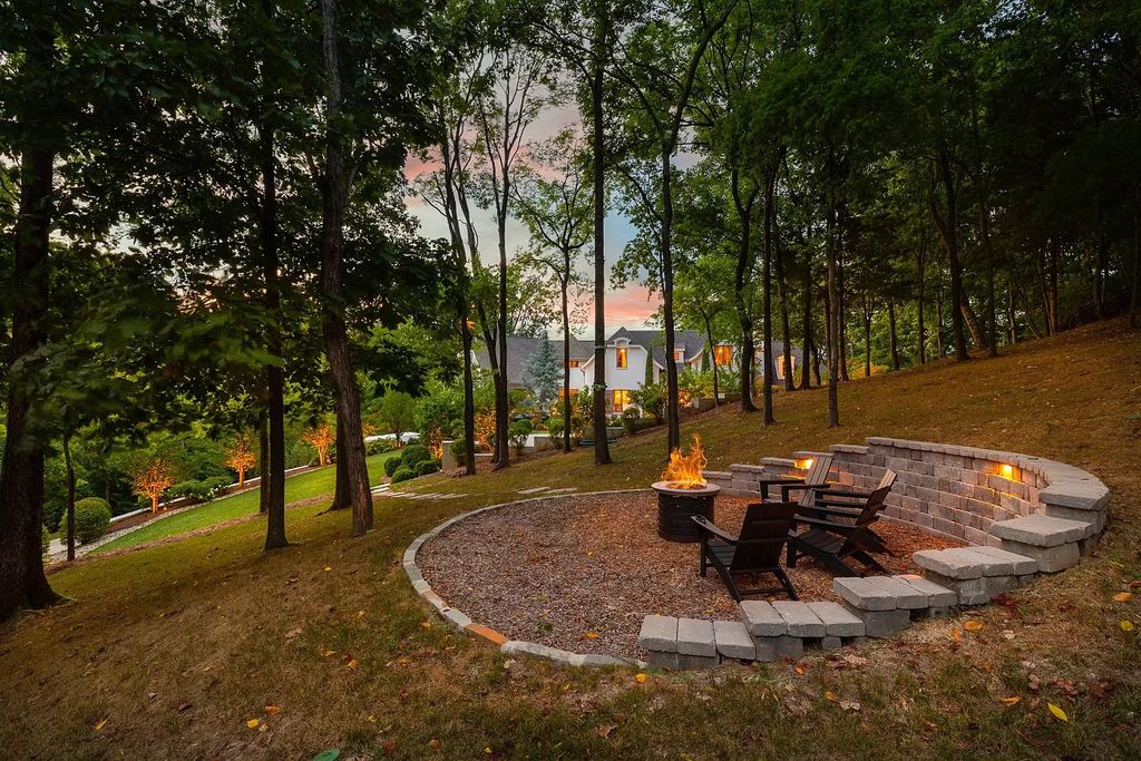 The Estate in Nashville features expansive living inclusive of chef’s kitchen, formal and informal entertainment spaces, now available for sale. This home located at 1609 Otter Creek Rd, Nashville, Tennessee