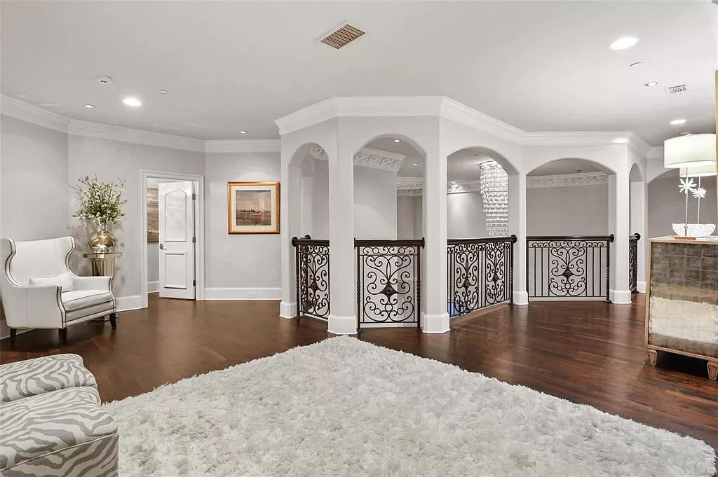 The Home in Southlake, a beautifully updated home with multiple outdoor living areas and balconies overlooking backyard paradise is now available for sale. This home located at 400 S White Chapel Blvd, Southlake, Texas
