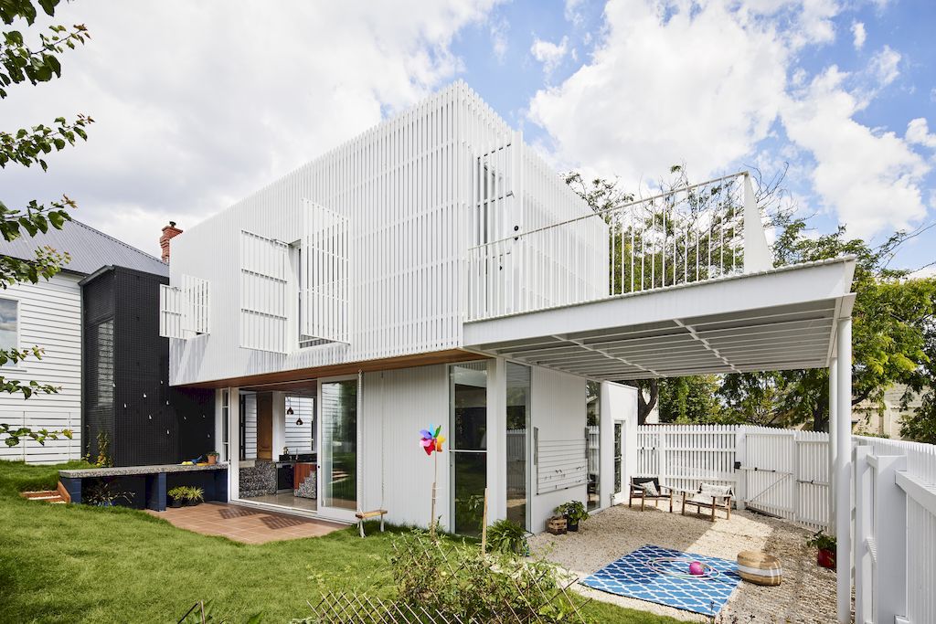 Picket House Northcote Home Clad In White Pickets by Austin Maynard 24