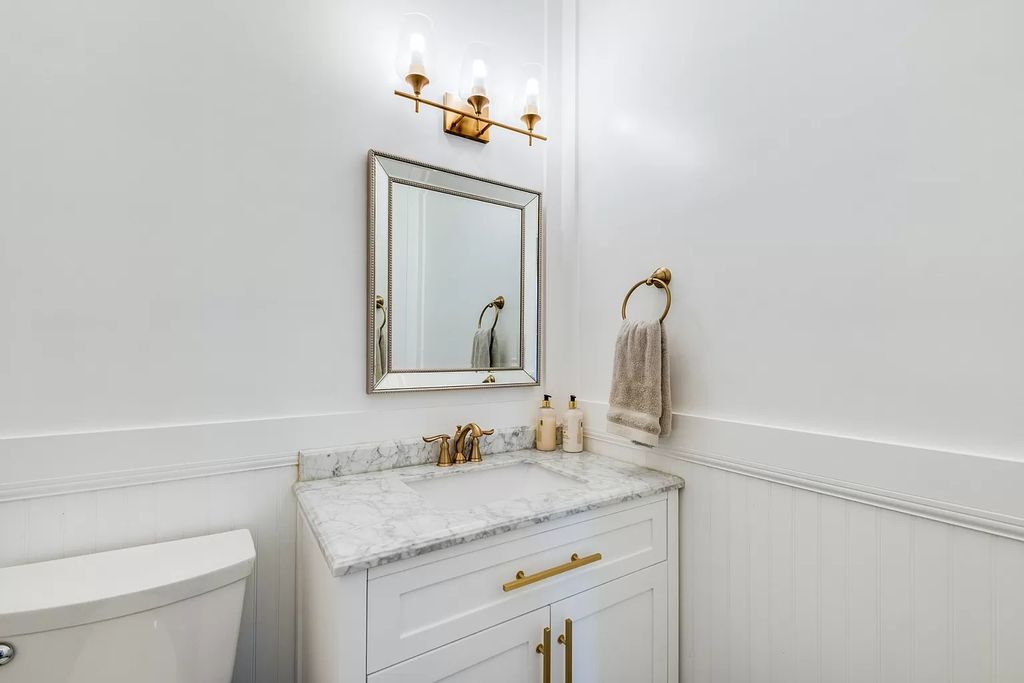 The Estate in Brentwood is a luxurious home fully fenced on 2.04 beautiful acres with a gated entry and fountain now available for sale. This home located at 305 Granny White Pike, Brentwood, Tennessee; offering 04 bedrooms and 06 bathrooms with 5,448 square feet of living spaces.