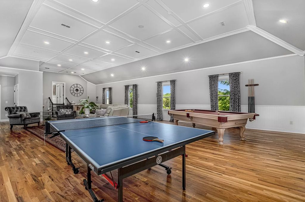 The Estate in Brentwood is a luxurious home fully fenced on 2.04 beautiful acres with a gated entry and fountain now available for sale. This home located at 305 Granny White Pike, Brentwood, Tennessee; offering 04 bedrooms and 06 bathrooms with 5,448 square feet of living spaces.