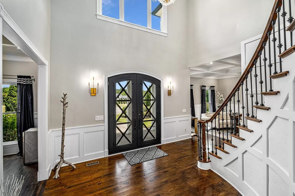 The Estate in Brentwood is a luxurious home fully fenced on 2.04 beautiful acres with a gated entry and fountain now available for sale. This home located at 305 Granny White Pike, Brentwood, Tennessee; offering 04 bedrooms and 06 bathrooms with 5,448 square feet of living spaces.