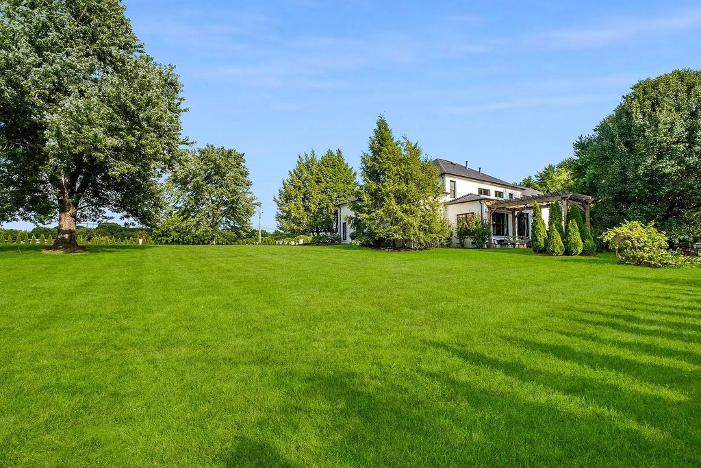 The Estate in Brentwood is a luxurious home fully fenced on 2.04 beautiful acres with a gated entry and fountain now available for sale. This home located at 305 Granny White Pike, Brentwood, Tennessee; offering 04 bedrooms and 06 bathrooms with 5,448 square feet of living spaces.