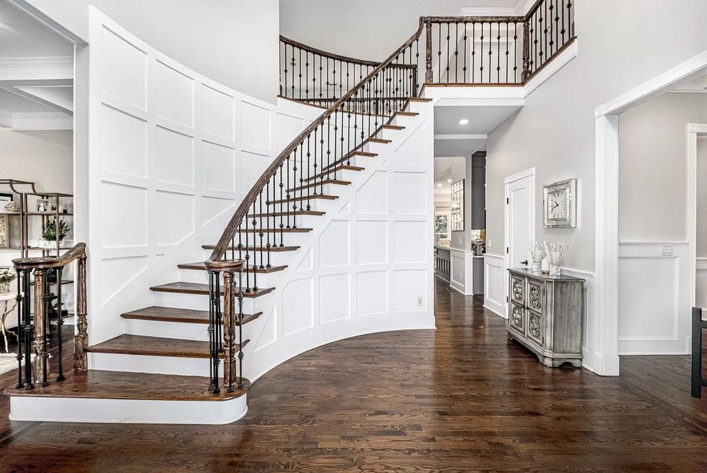 The Estate in Brentwood is a luxurious home fully fenced on 2.04 beautiful acres with a gated entry and fountain now available for sale. This home located at 305 Granny White Pike, Brentwood, Tennessee; offering 04 bedrooms and 06 bathrooms with 5,448 square feet of living spaces.