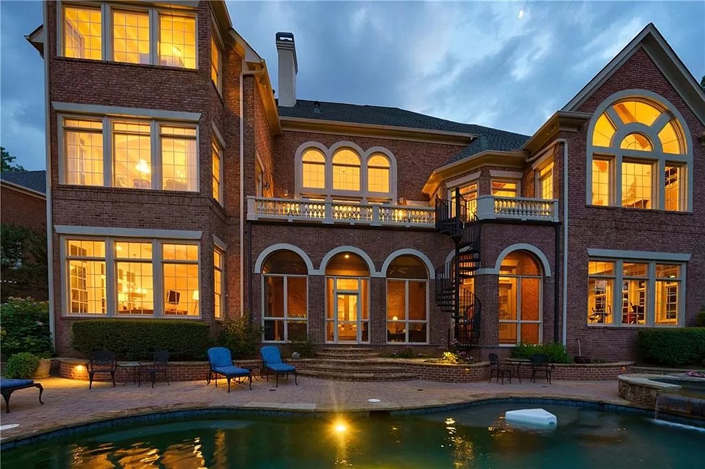 The Estate in Duluth is a luxurious home exuding artfully planned interior now available for sale. This home located at 2681 Lovejoy Cir, Duluth, Georgia; offering 06 bedrooms and 08 bathrooms with 10,886 square feet of living spaces.