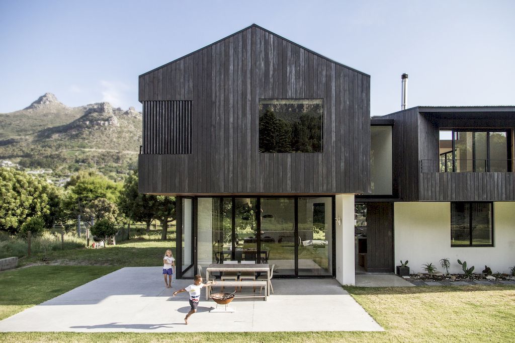 Sassen Residence, suit to rural context, respect nature by SALT Architects