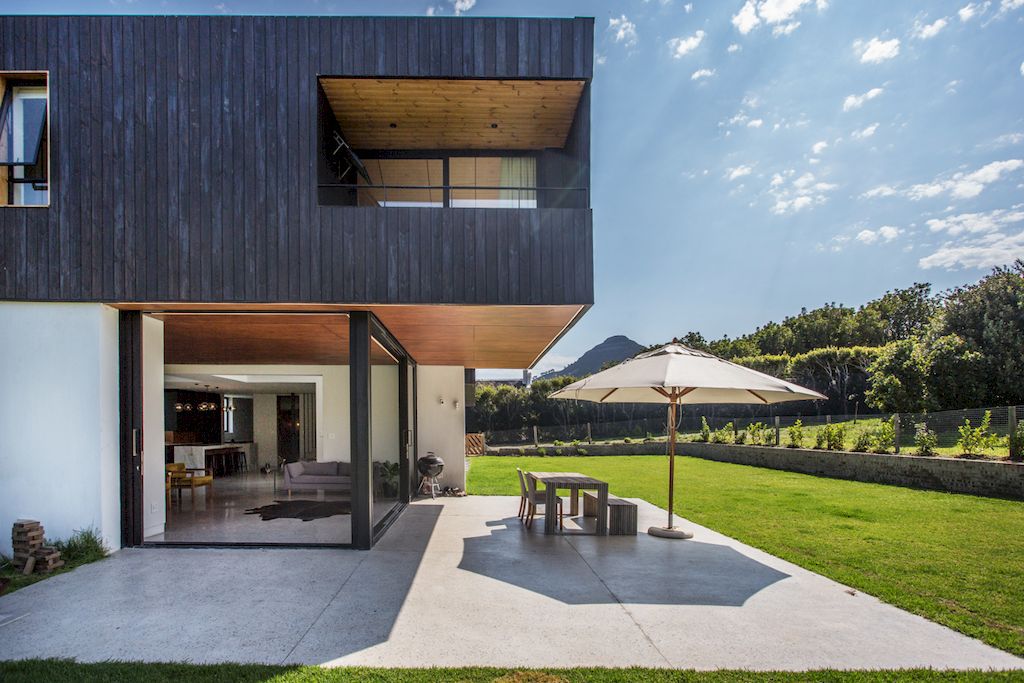 Sassen Residence, suit to rural context, respect nature by SALT Architects