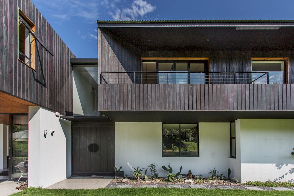 Sassen Residence suit to rural context respect nature by SALT Architects 20