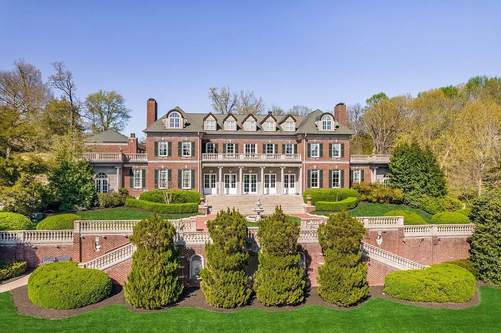 The Estate in Brentwood is a luxurious home filled with ornate details and flexible floor plan now available for sale. This home located at 9600 Concord Rd, Brentwood, Tennessee; offering 04 bedrooms and 08 bathrooms with 15,000 square feet of living spaces. 