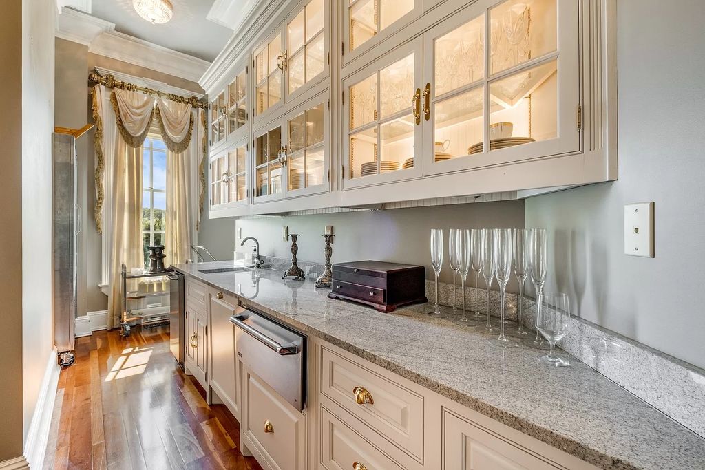 The Estate in Brentwood is a luxurious home filled with ornate details and flexible floor plan now available for sale. This home located at 9600 Concord Rd, Brentwood, Tennessee; offering 04 bedrooms and 08 bathrooms with 15,000 square feet of living spaces. 
