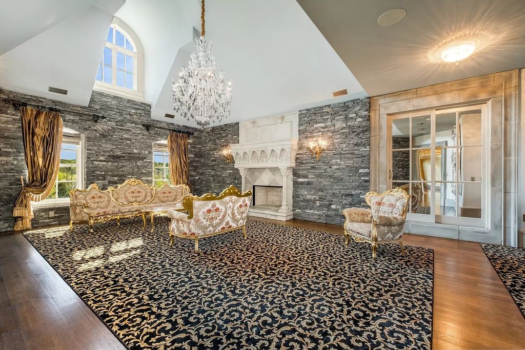The Estate in Brentwood is a luxurious home filled with ornate details and flexible floor plan now available for sale. This home located at 9600 Concord Rd, Brentwood, Tennessee; offering 04 bedrooms and 08 bathrooms with 15,000 square feet of living spaces. 