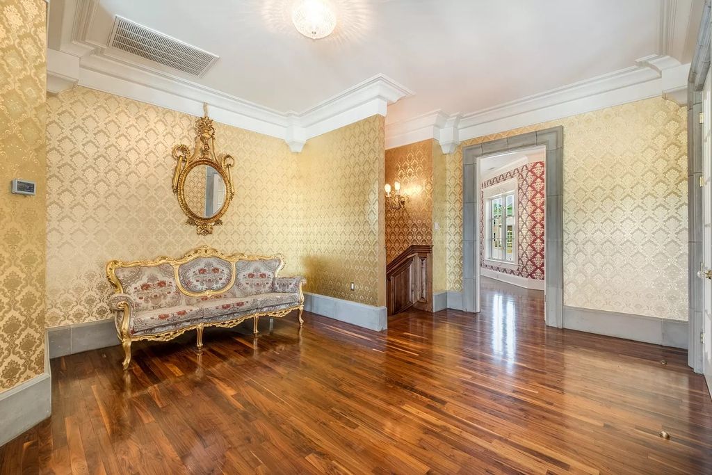 The Estate in Brentwood is a luxurious home filled with ornate details and flexible floor plan now available for sale. This home located at 9600 Concord Rd, Brentwood, Tennessee; offering 04 bedrooms and 08 bathrooms with 15,000 square feet of living spaces. 