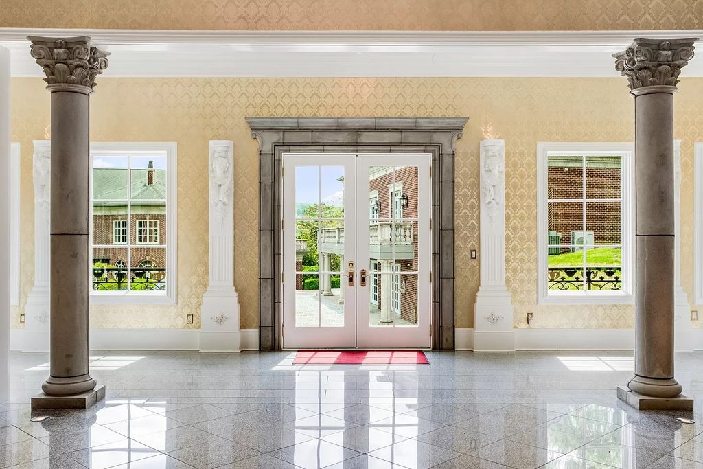 The Estate in Brentwood is a luxurious home filled with ornate details and flexible floor plan now available for sale. This home located at 9600 Concord Rd, Brentwood, Tennessee; offering 04 bedrooms and 08 bathrooms with 15,000 square feet of living spaces. 