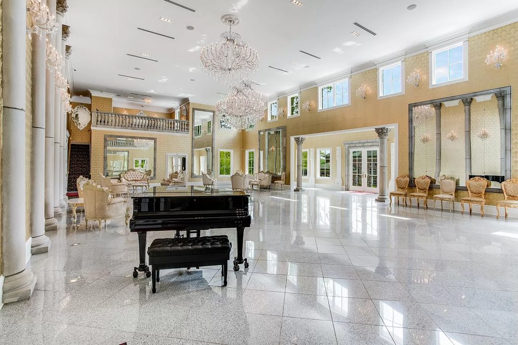 The Estate in Brentwood is a luxurious home filled with ornate details and flexible floor plan now available for sale. This home located at 9600 Concord Rd, Brentwood, Tennessee; offering 04 bedrooms and 08 bathrooms with 15,000 square feet of living spaces. 