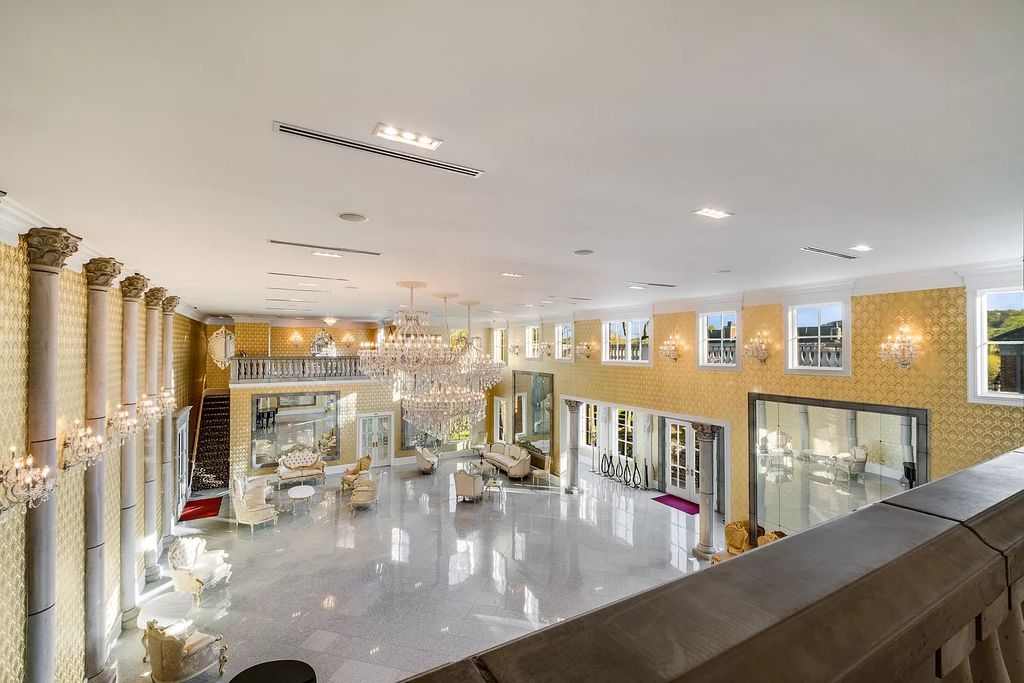 The Estate in Brentwood is a luxurious home filled with ornate details and flexible floor plan now available for sale. This home located at 9600 Concord Rd, Brentwood, Tennessee; offering 04 bedrooms and 08 bathrooms with 15,000 square feet of living spaces. 