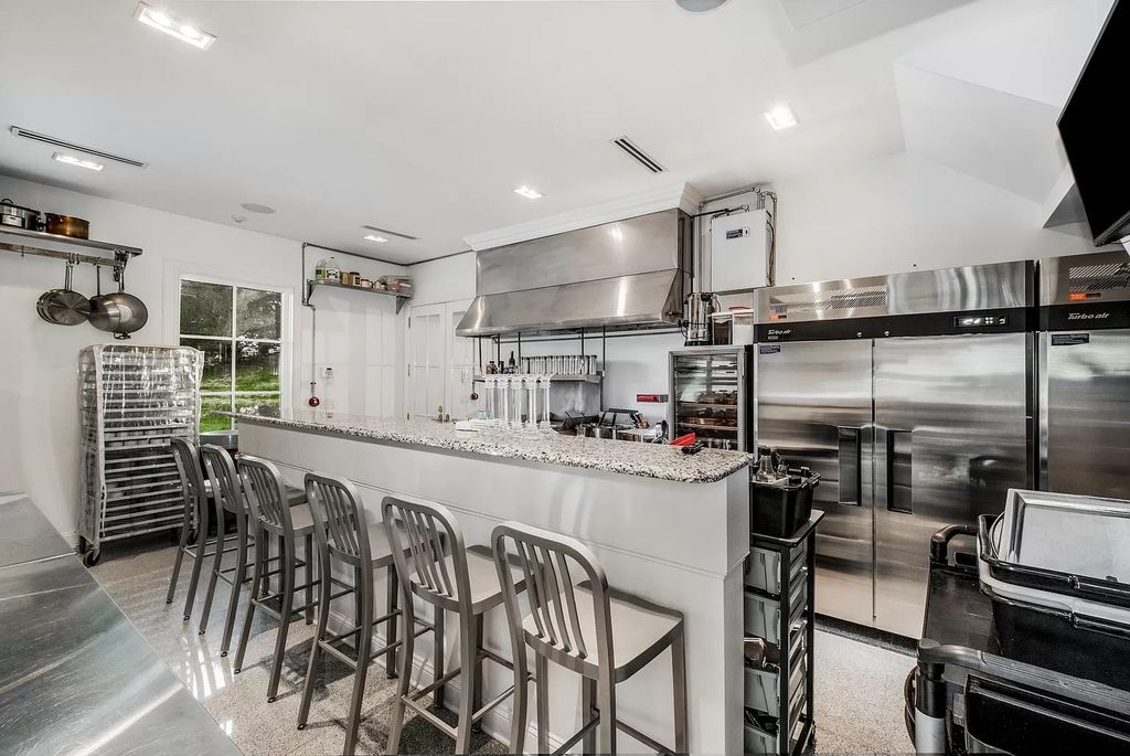 The Estate in Brentwood is a luxurious home filled with ornate details and flexible floor plan now available for sale. This home located at 9600 Concord Rd, Brentwood, Tennessee; offering 04 bedrooms and 08 bathrooms with 15,000 square feet of living spaces. 