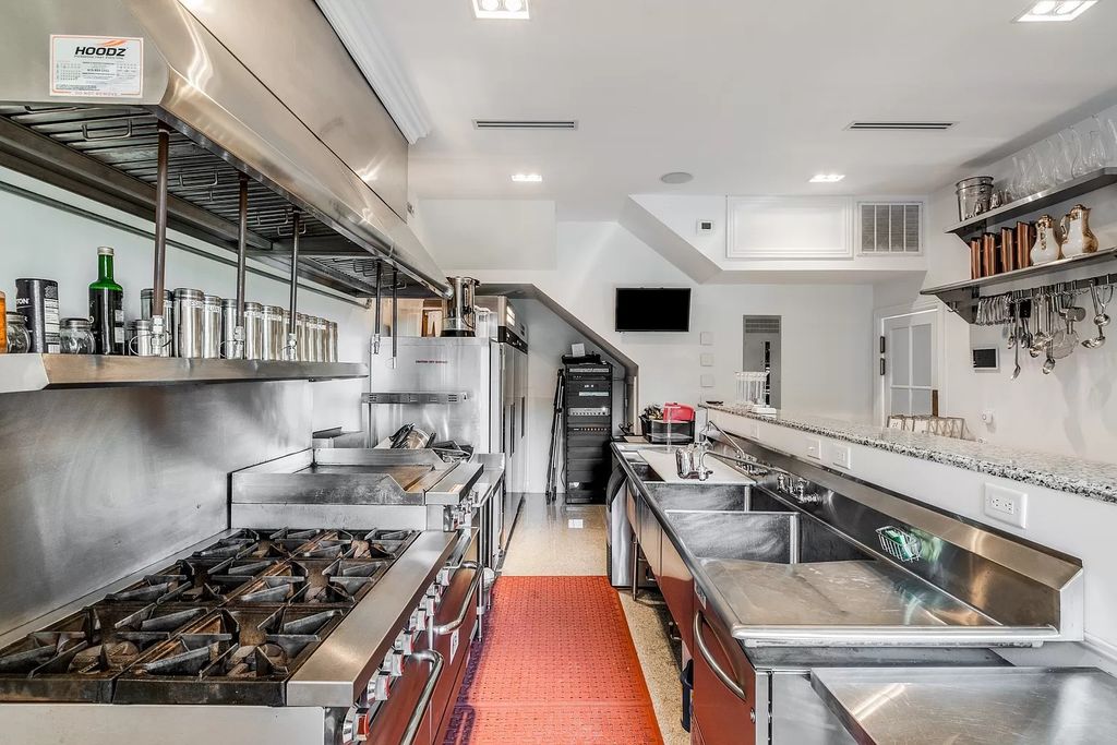 The Estate in Brentwood is a luxurious home filled with ornate details and flexible floor plan now available for sale. This home located at 9600 Concord Rd, Brentwood, Tennessee; offering 04 bedrooms and 08 bathrooms with 15,000 square feet of living spaces. 