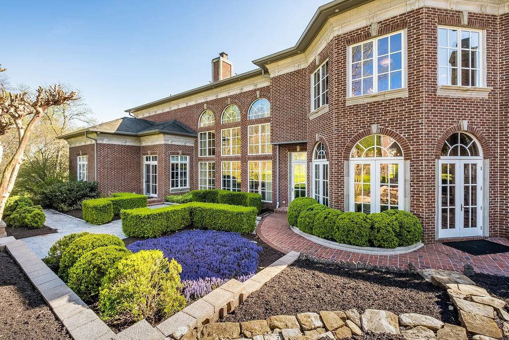 The Estate in Brentwood is a luxurious home filled with ornate details and flexible floor plan now available for sale. This home located at 9600 Concord Rd, Brentwood, Tennessee; offering 04 bedrooms and 08 bathrooms with 15,000 square feet of living spaces. 