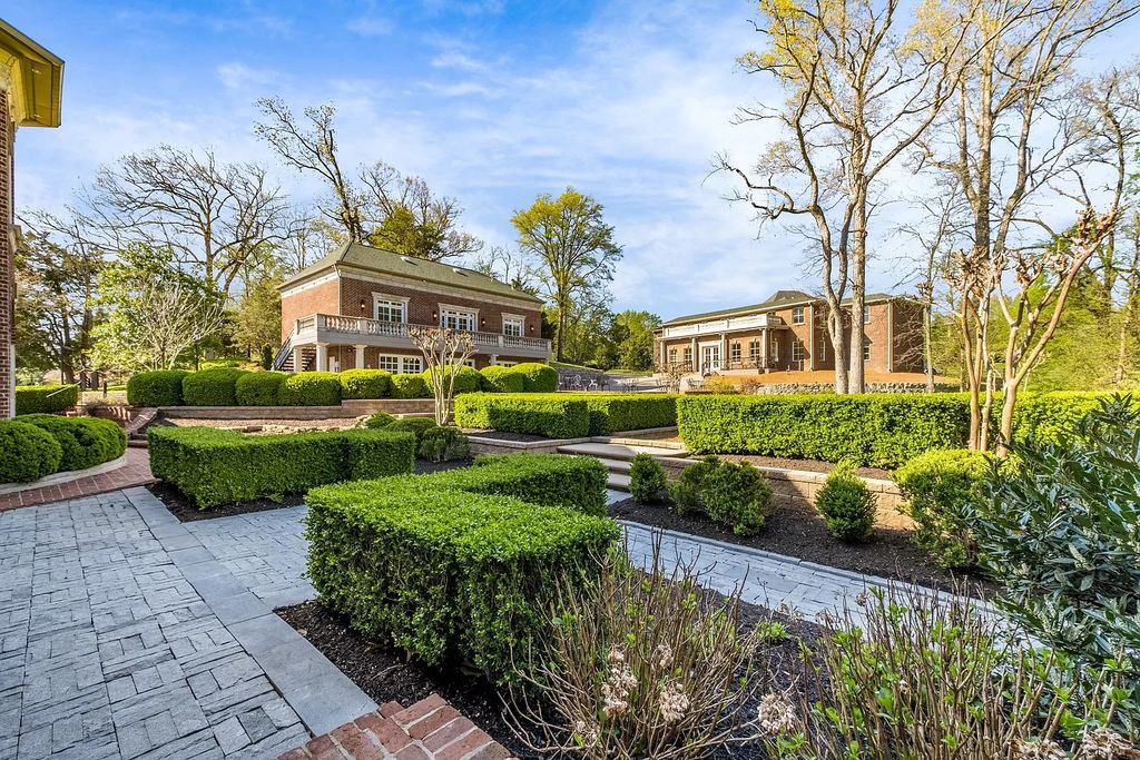 The Estate in Brentwood is a luxurious home filled with ornate details and flexible floor plan now available for sale. This home located at 9600 Concord Rd, Brentwood, Tennessee; offering 04 bedrooms and 08 bathrooms with 15,000 square feet of living spaces. 