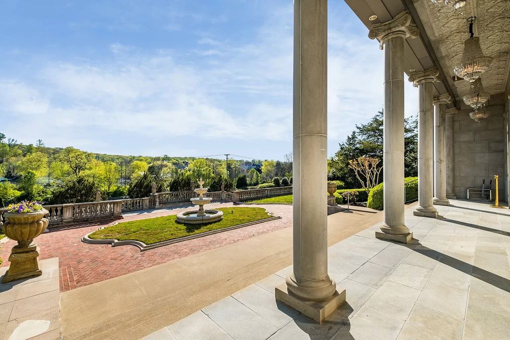The Estate in Brentwood is a luxurious home filled with ornate details and flexible floor plan now available for sale. This home located at 9600 Concord Rd, Brentwood, Tennessee; offering 04 bedrooms and 08 bathrooms with 15,000 square feet of living spaces. 