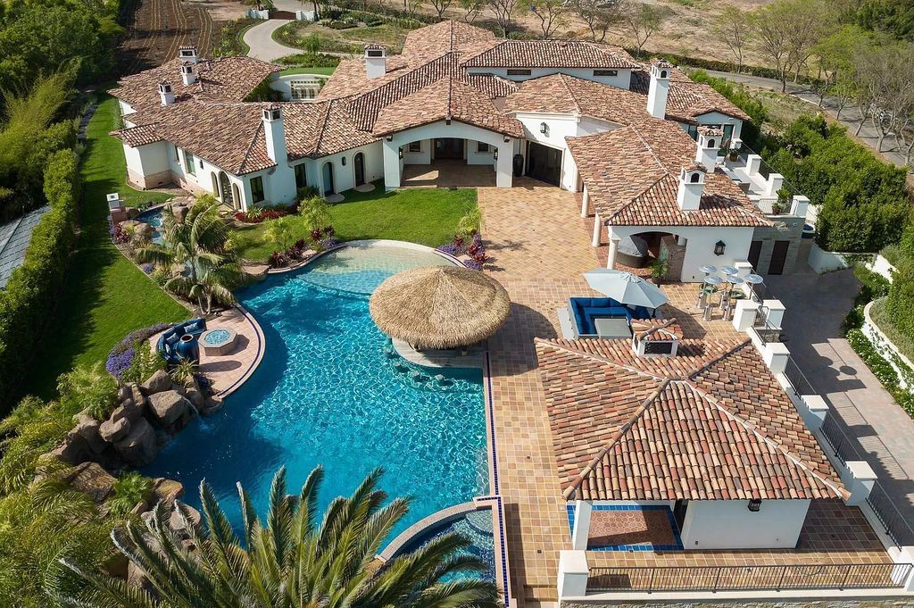 The Home in Rancho Santa Fe, a beautifully private estate with over 22,500 Square feet of indoor and outdoor covered living spaces perfect for todays ultimate lifestyle is now available for sale. This house located at 7029-31 Las Colinas, Rancho Santa Fe, California