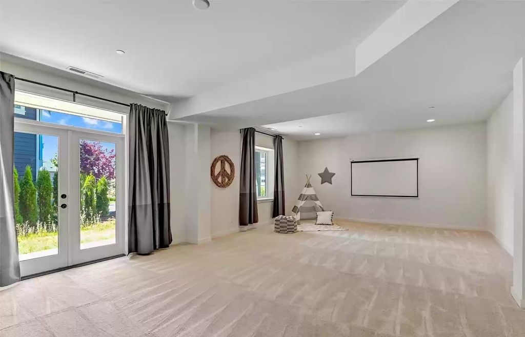 The Estate in Bothell is a luxurious home sitting on a spacious, secluded lot now available for sale. This home located at 10028 NE 162nd St, Bothell, Washington; offering 05 bedrooms and 04 bathrooms with 4,390 square feet of living spaces. 