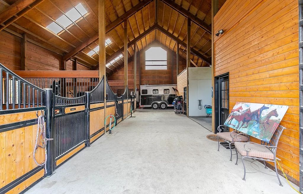 The Estate in Eugene is a luxurious home with open floor plan and expansive windows to bring the outside in now available for sale. This home located at 90896 Diamond Ridge Loop, Eugene, Oregon; offering 04 bedrooms and 06 bathrooms with 6,543 square feet of living spaces.