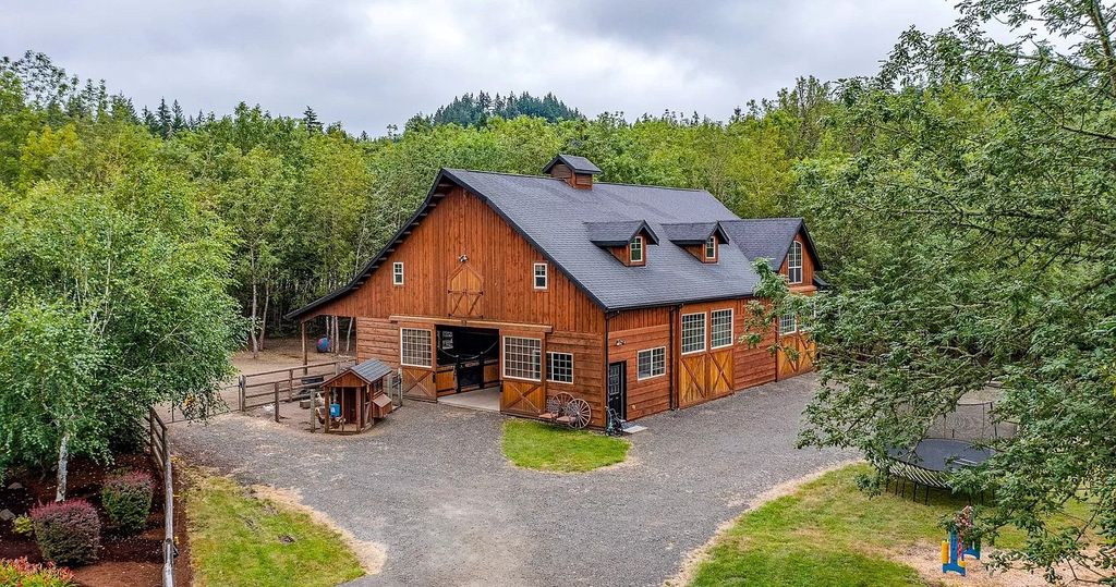 The Estate in Eugene is a luxurious home with open floor plan and expansive windows to bring the outside in now available for sale. This home located at 90896 Diamond Ridge Loop, Eugene, Oregon; offering 04 bedrooms and 06 bathrooms with 6,543 square feet of living spaces.