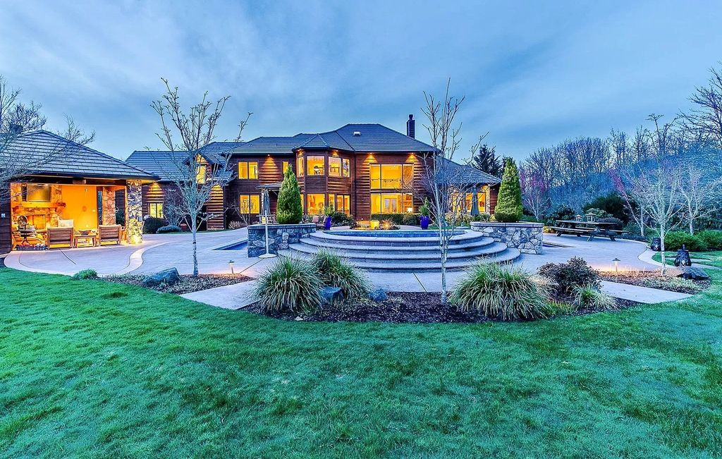 The Estate in Eugene is a luxurious home with open floor plan and expansive windows to bring the outside in now available for sale. This home located at 90896 Diamond Ridge Loop, Eugene, Oregon; offering 04 bedrooms and 06 bathrooms with 6,543 square feet of living spaces.