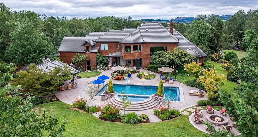 The Estate in Eugene is a luxurious home with open floor plan and expansive windows to bring the outside in now available for sale. This home located at 90896 Diamond Ridge Loop, Eugene, Oregon; offering 04 bedrooms and 06 bathrooms with 6,543 square feet of living spaces.