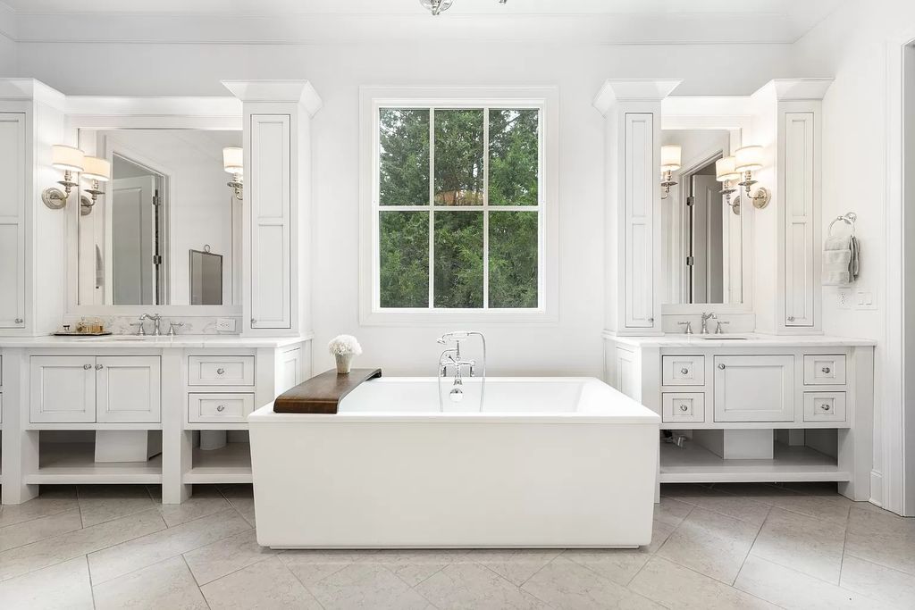 The Estate in Brentwood is a luxurious home featuring high-end finishes, thoughtfully-crafted millwork now available for sale. This home located at 2209 Cumberwell Close, Brentwood, Tennessee; offering 05 bedrooms and 06 bathrooms with 6,315 square feet of living spaces.