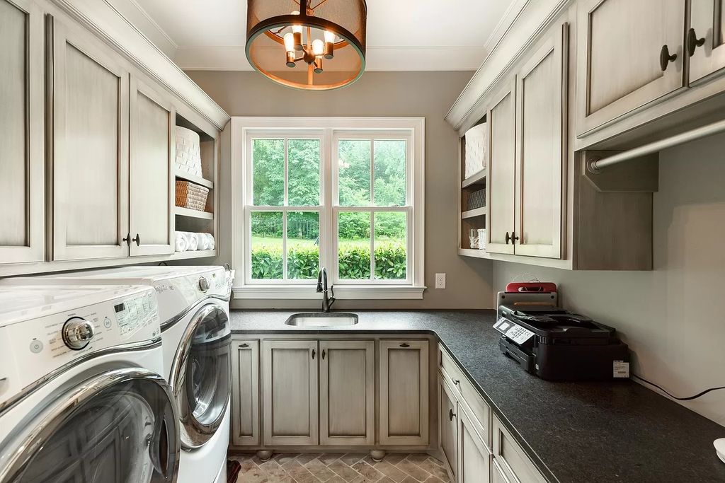 The Estate in Brentwood is a luxurious home featuring high-end finishes, thoughtfully-crafted millwork now available for sale. This home located at 2209 Cumberwell Close, Brentwood, Tennessee; offering 05 bedrooms and 06 bathrooms with 6,315 square feet of living spaces.