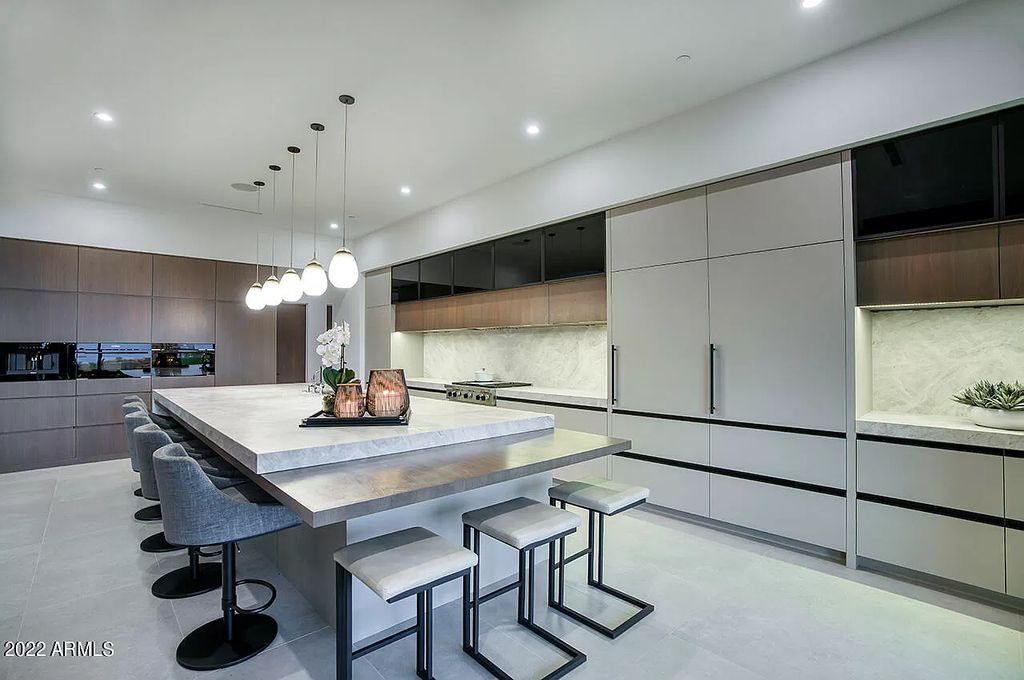 The Scottsdale Home, a contemporary property in Desert Mountain completed in 2020 by Blackstone Homes with interiors done by Ownby Design is now available for sale. This home located at 40050 N 107th St, Scottsdale, Arizona